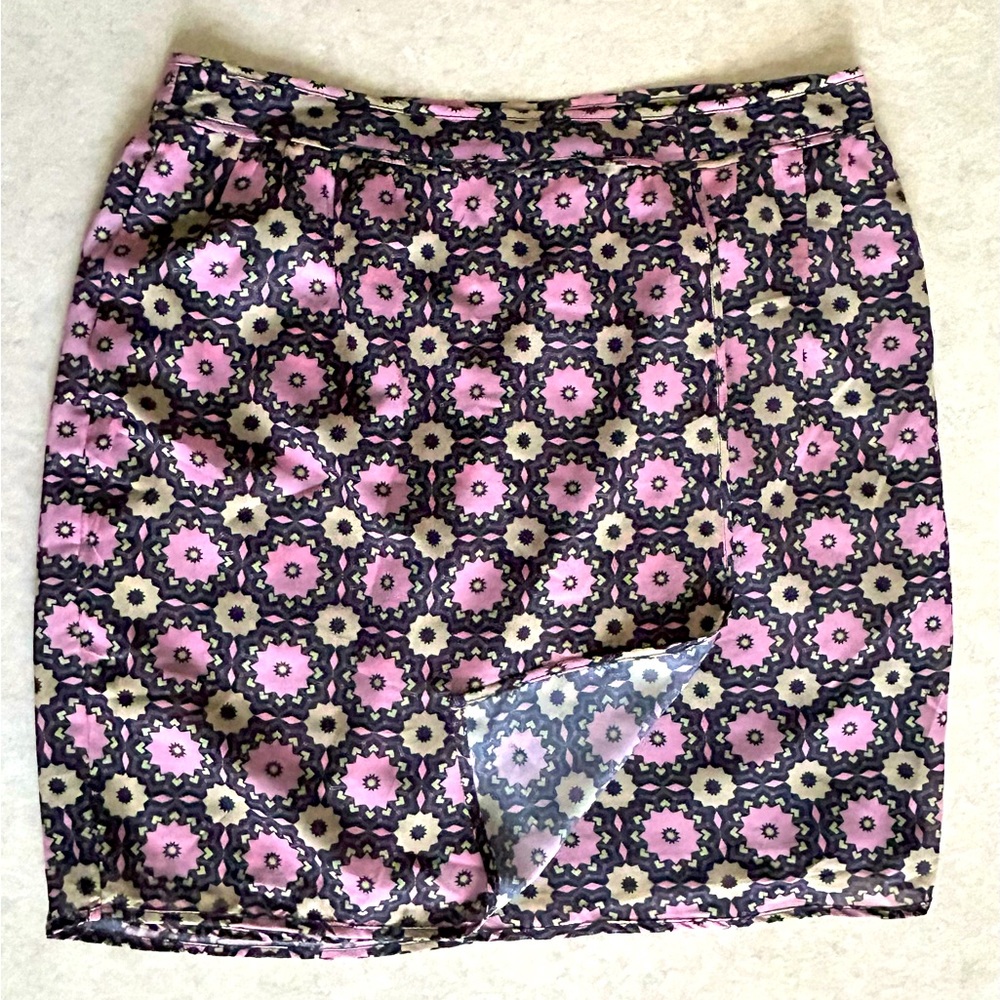 Tulle geometric skirt with pockets